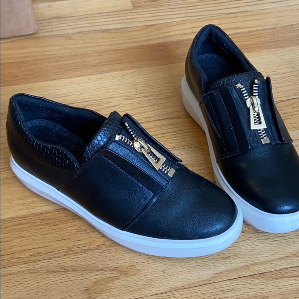 Black leather Aldo Gold Zipper